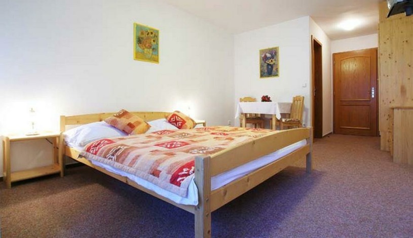 Hotel Helena Rokytnice nad Jizerou - Dvoulůžkový pokoj, Mezonetový čtyřlůžkový pokoj, Třílůžkový pokoj, Čtyřlůžkový pokoj